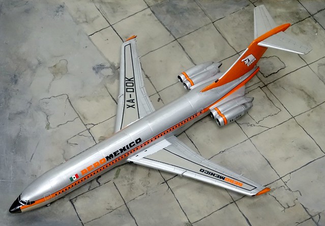 1:144 Boeing 727-301; “XA-DOK”, operated by Aeroméxico (Aerovías de México, S.A. de C.V.); late Seventies (Whif/modified Minicraft kit)