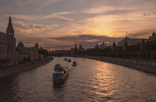river water ship boat architecture church cathedral belltower wall palace moscow capital russia sky building coth5 exquisitesunsets “nikonflickrtrophy” nikond90 nikkor18105 “nikonflickraward” ngc