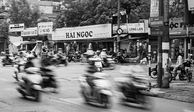 Hanoi, the city of motorcycles and especially of the Honda Super Cub