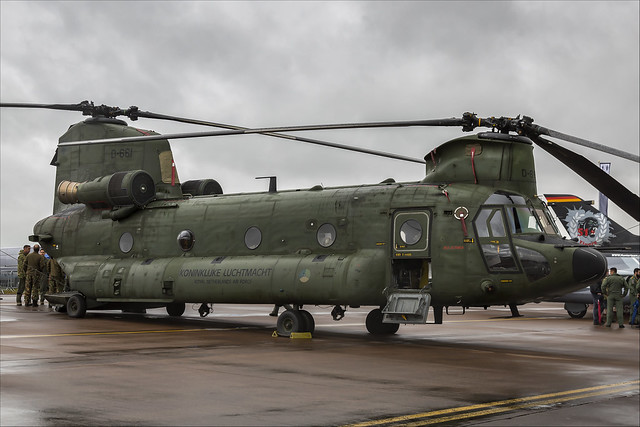 Boeing CH-47D Chinook - 01