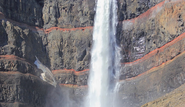 Hengifoss, Upclose and Personal