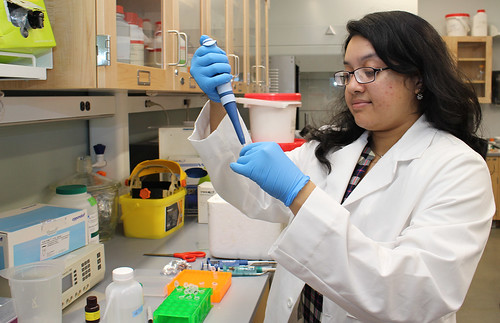 Priyanka Pinky working in a lab