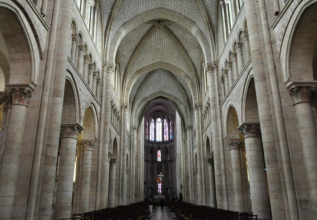 Nef romane, cathédrale St Julien (XIe-XVe), cité Plantagenêt, Le Mans, Sarthe, Pays de la Loire, France.
