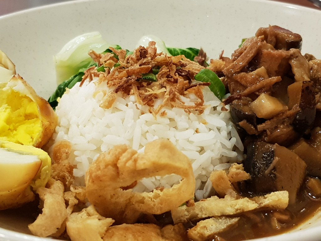 卤肉花生饭(炖猪肉花生饭套餐) Braised Pork w/Sesame & Peanut Rice w/Herbal Tea rm$19.80 @ 大人餐厅 Esquire Kitchen in PJ's SS2 (3 Damansara, Tropicana City Mall)