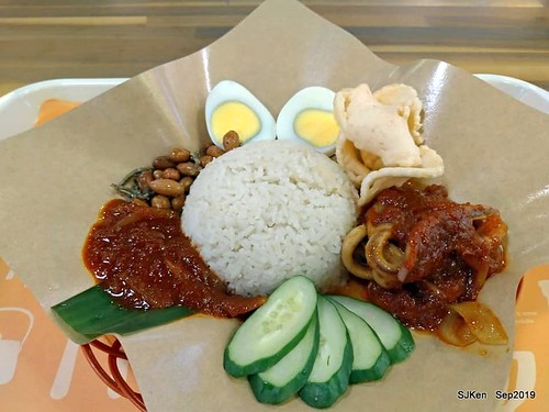 Ｍalaysia traditional dishes --- Nasi Lemak，Coconut rice with spicy squid,cucumber, boiled egg & onion , Mr.cheekopitiam, Food court at Eslite bookstore Department store, Taipei, Taiwan, SJKen, Sep 7, 2019
