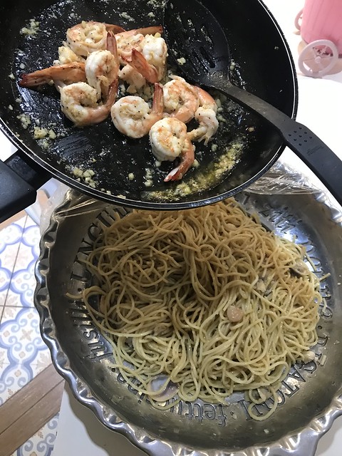 Shrimp pasta vongole