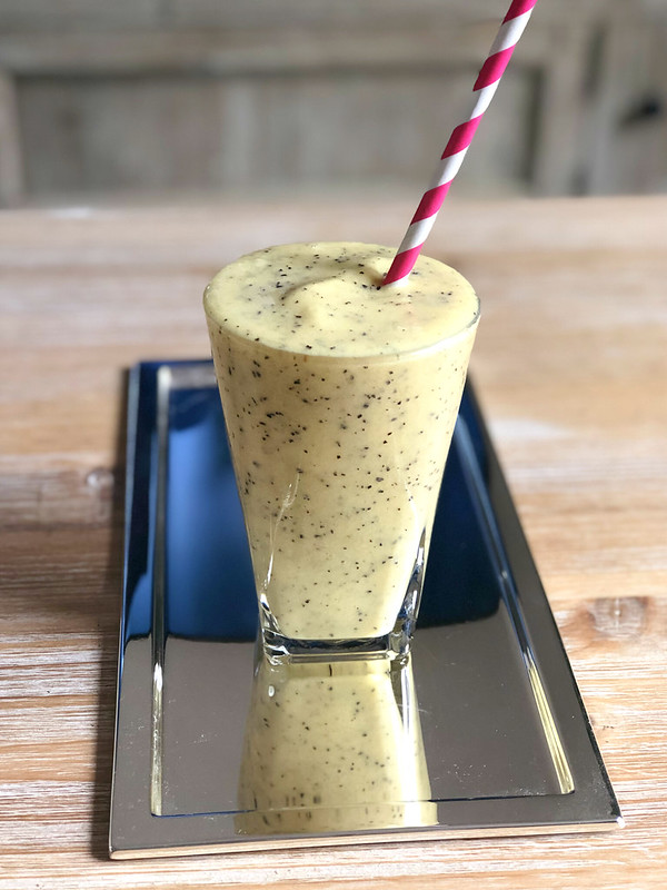 Super Quick Passion Fruit - Mango Smoothie