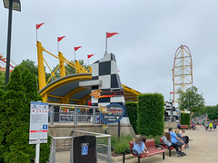 Photo 9 of 10 in the Top Thrill Dragster gallery