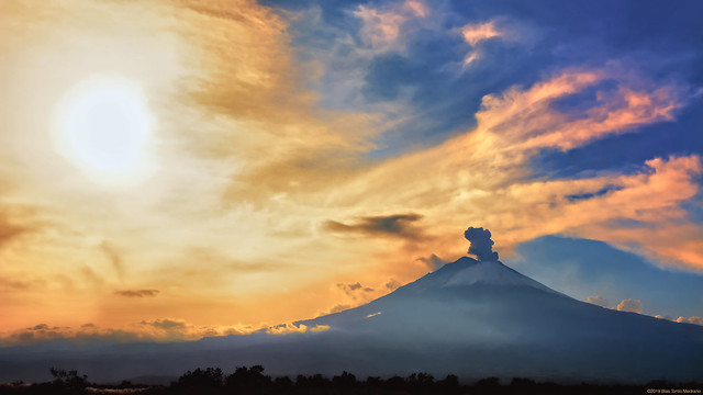 The sky and the volcano