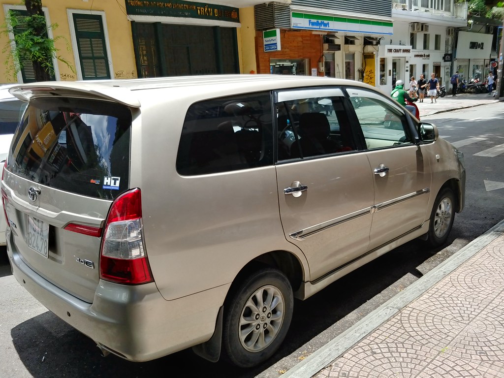 Toyota Innova 2015 51F31908 tự lái tại TPHCM  Thuê xe tự lái giá rẻ