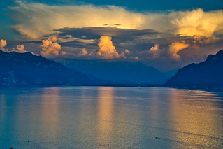 Evening thunderclouds over the Lac Léman
