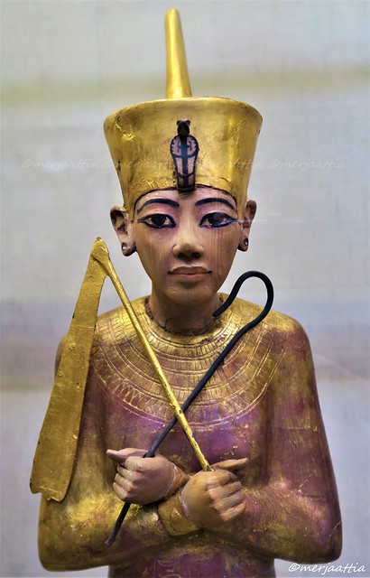Shabti with the red crown or Desjret as the symbol of Lower Egypt