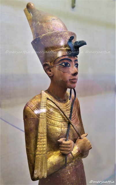 Shabti wearing the Double Crown