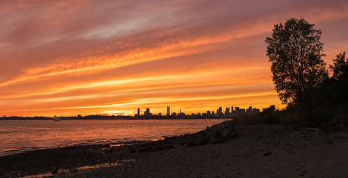 spectacleisland beach sunset skyline boston bostonharbor water clouds orange