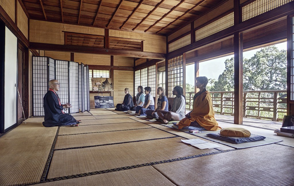 Zen teaching before the meditation session