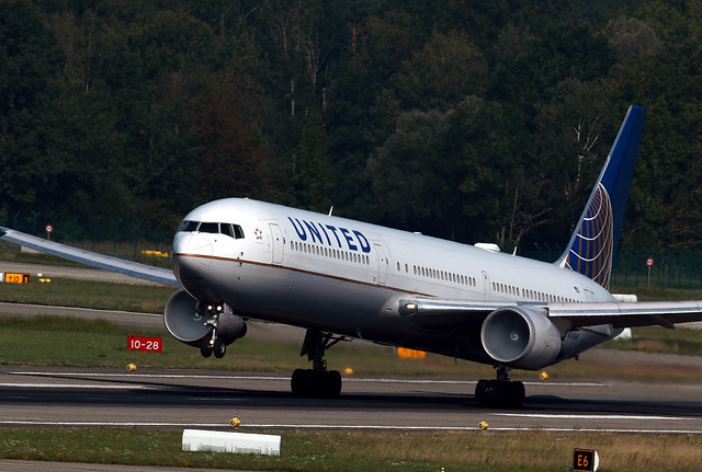 United Airlines / Boeing 767-424(ER) / N76064