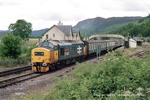 britishrail englishelectric type3 class37 37420 thescottishhosteller diesel passenger garve scotland train railway locomotive railroad