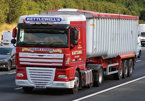 M.Kettlewell      N90KET | by Harry's On The Road Truck Photos