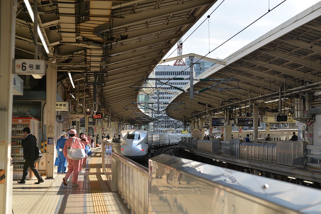Photography of the trains was difficult at Tokyo station due to the barriers