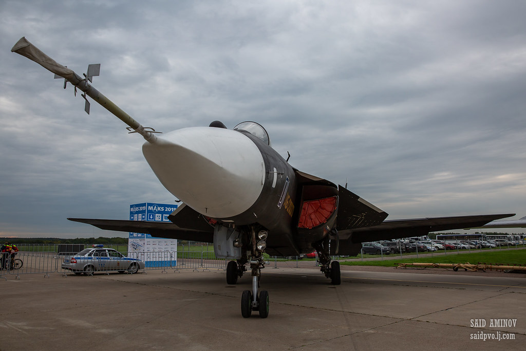 Экспериментальный истребитель Су-47 Беркут H18A6206