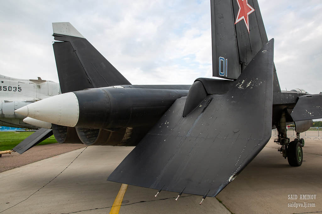 Экспериментальный истребитель Су-47 Беркут H18A6246