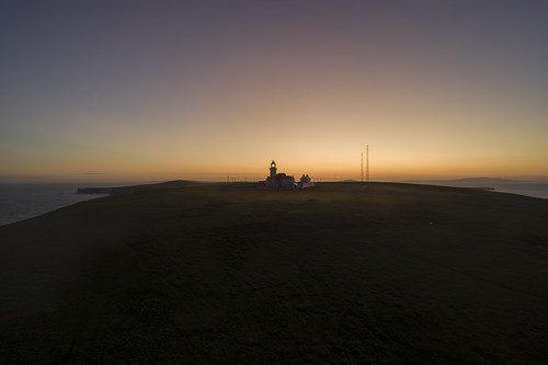 loophead clare ireland wildatlanticway lighthouse irishlights sunrise dawn coast dramatic