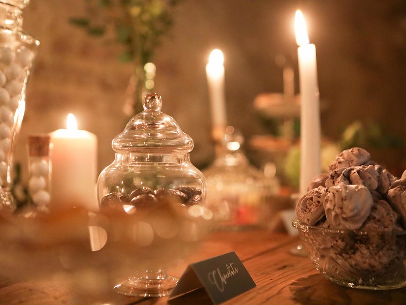 Sweet table: meringues ©Studio23