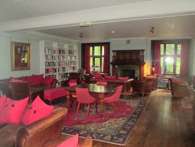 Gladstone Library, drawing  Room