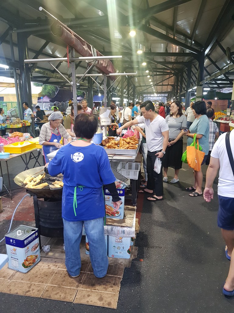 炸油条 Chinese Fritters rm$1/pc @ SS2 Morning Market