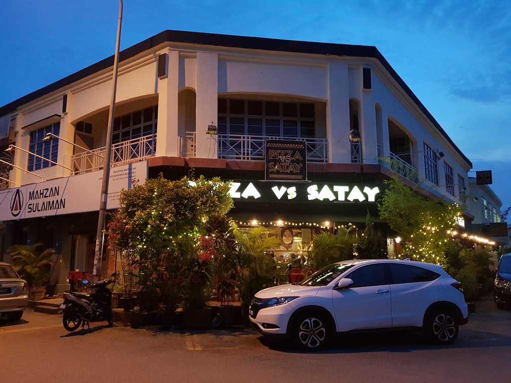 @ Pizza vs Satay USJ9