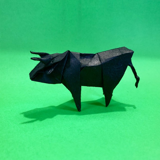 #origami #papiroflexia #paper #종이접기 #종이 #紙 #おリがみ #折り紙 #papercraft #paperart #papersculpture #papel #creacionesorigami #paperfolding #buey #ox #boeuf #boi #牛 #황소