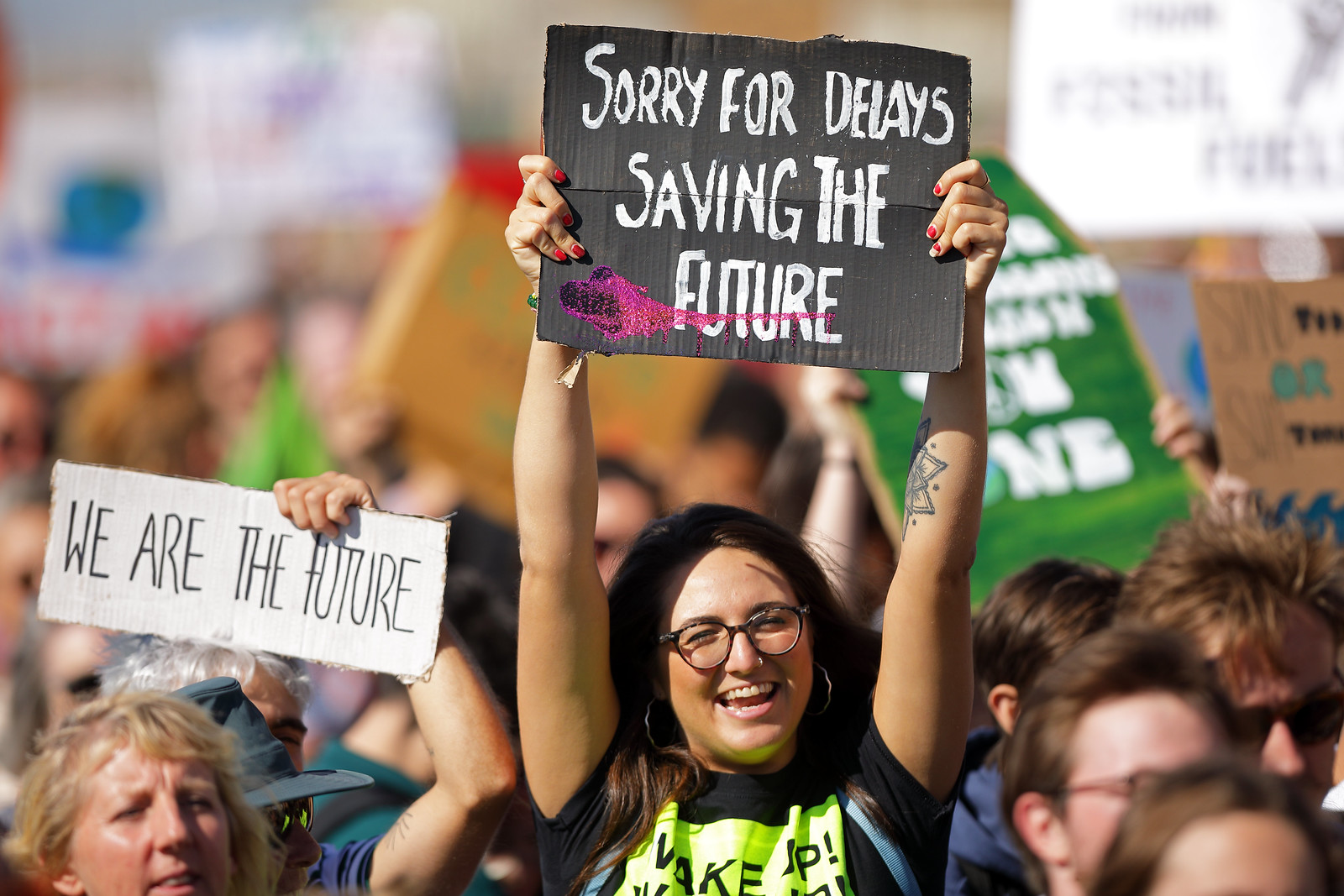 Brighton_Global_Climate_Strike_September_2019_Woman_Placards