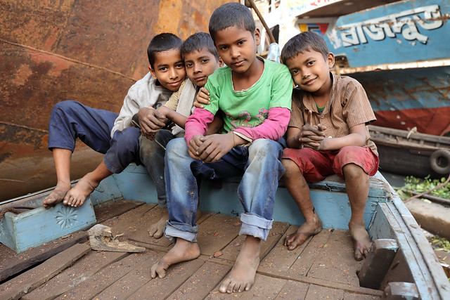 Bangladesh, street boys in Dhaka