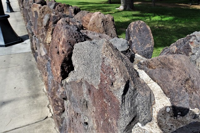 20190921 Vesicular Basalt Malapai Walls at the University of Arizona