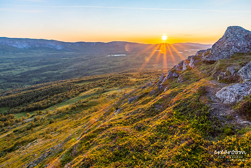 Åre Sunset by crearoom.ch, Hoch über Åre genossen wir den Sonnenungergang.stone rock hike sverige landscape landschaft nature w