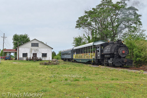 jeddo coal 85 steam train railroad locomotive rockton sc building trees grass sky