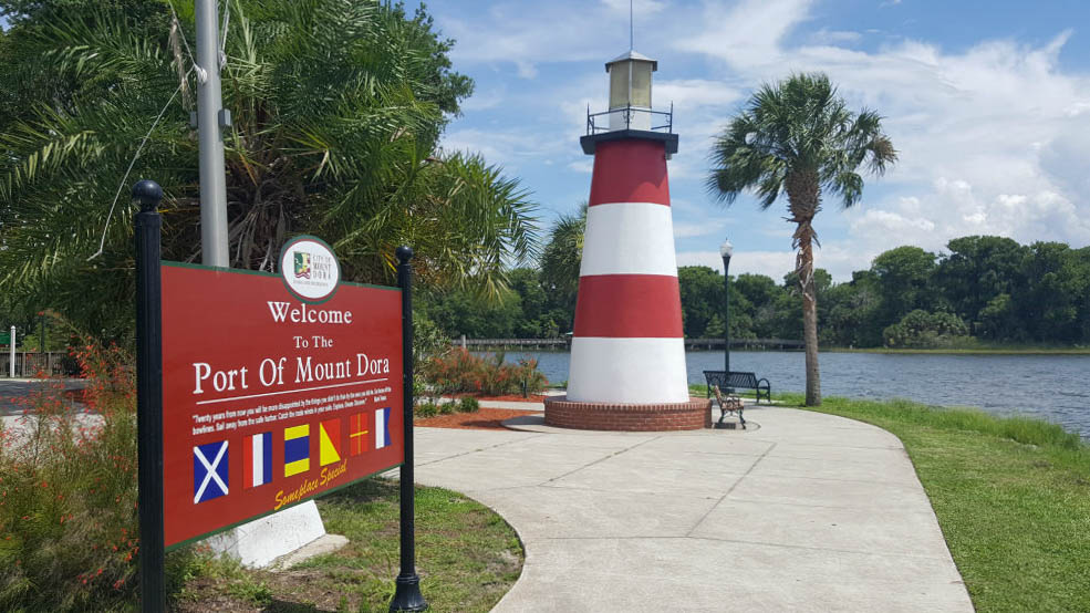 Small red and white lighthouse in Mount Dora, a Florida hidden getaway