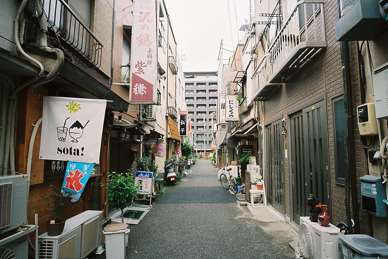 Leica M2+Voigtlander COLOR SKOPAR 21mm F4+Kodak Ultramax400東京良い道しぶい道 へび道 よみせ通りすずらん通り