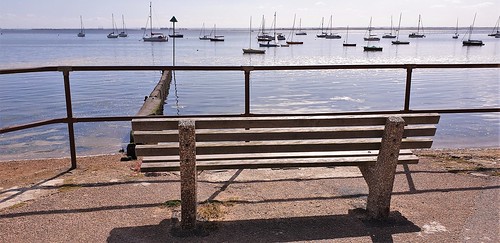 bench benchmonday seat yachts boats railings sea water estuary thames hbm shadows sunshine view