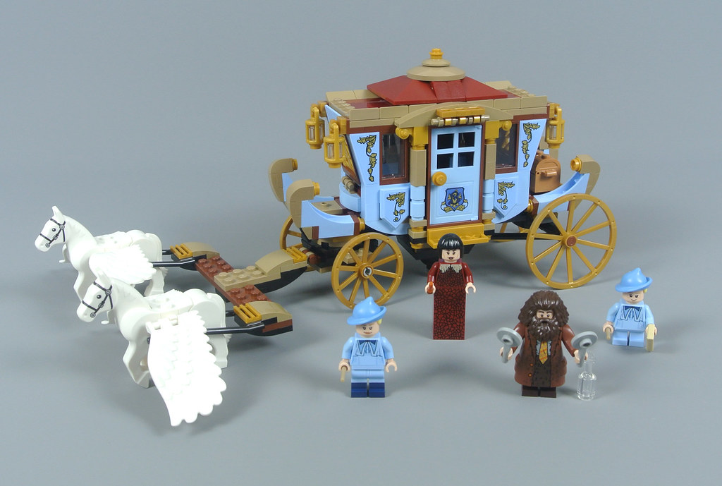 Ledig chef Overtræder LEGO 75958 Beauxbatons' Carriage Arrival at Hogwarts review | Brickset