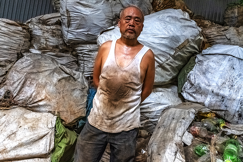 Linh Dinh at plastic recycling plant on 9-24-19--Ea Kly