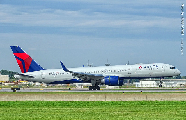 Delta 757 landing at MSP Airport, 18 July 2019