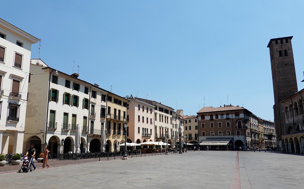 Piazza della Frutta