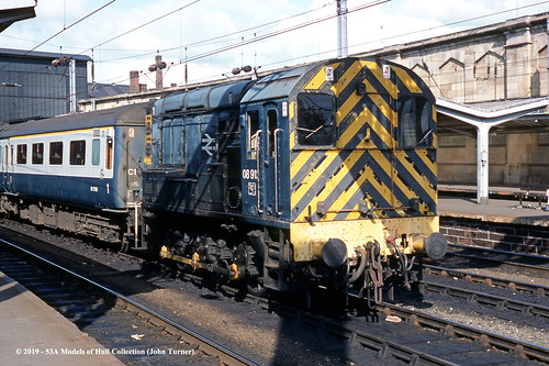 britishrail class08 08912 diesel shunter mk2d bfk m17169 passengercoach carlisle cumbria train railway locomotive railroad