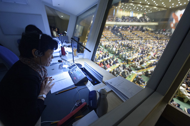 Intérprete en el trabajo en las Naciones Unidas