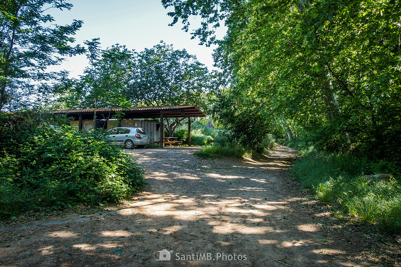 Aparcamiento entre el Torrent Caganell y el de Can Salvi