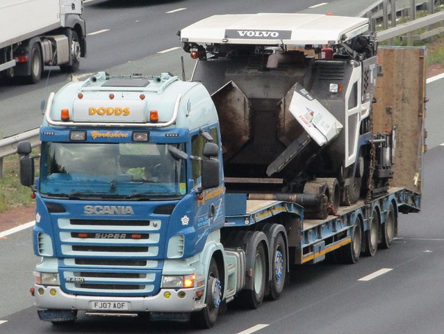 Dodds Transport, Scania R480 (FJ07AOF) On The A1M Southbound