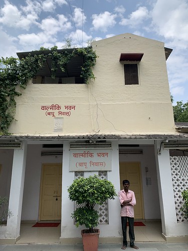 Mission Delhi - Raju, Bapu Niwas