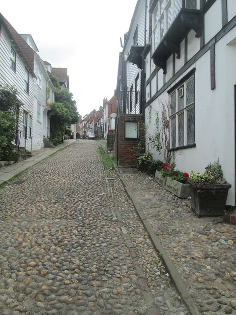 hilly street, Rye