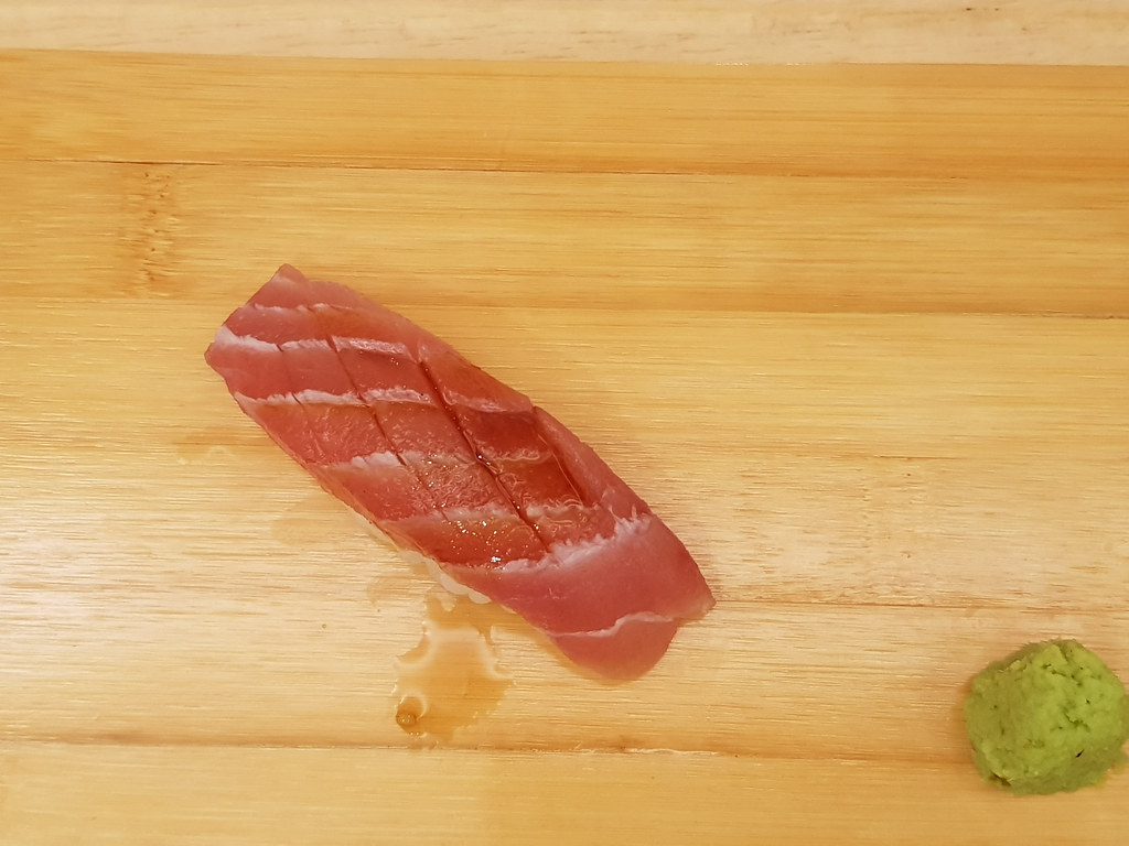 5 白金枪鱼寿司 Maguro white tuna Sushi